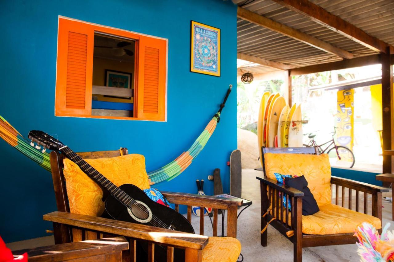 Sintonia Surf Hostel E Bar Ubatuba Buitenkant foto