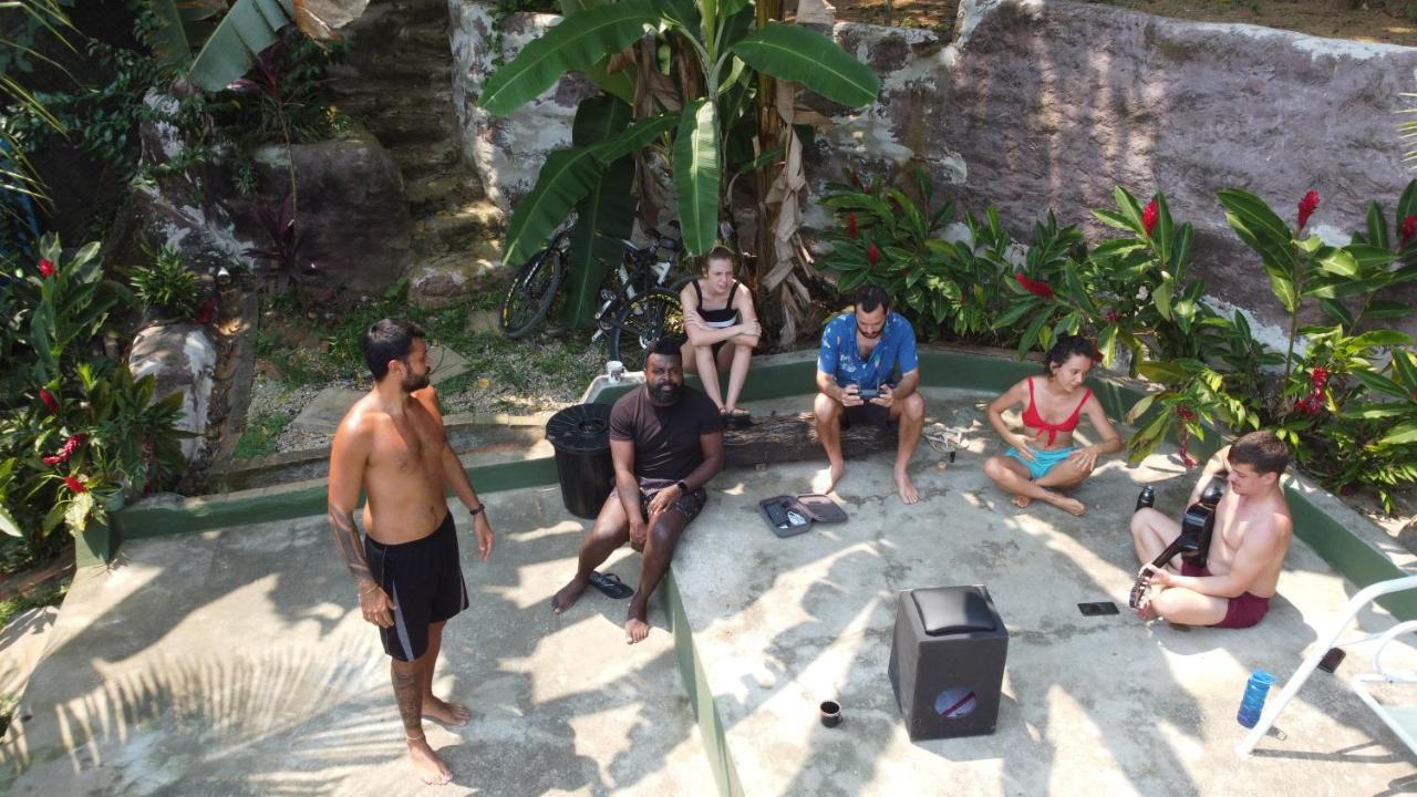 Sintonia Surf Hostel E Bar Ubatuba Buitenkant foto